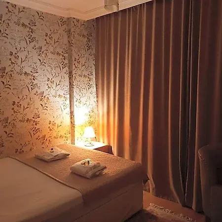 Sulduz Hotel *